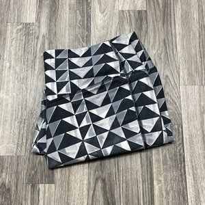 NIKE Better World Hi-Rise Gray Geo Print Dri-Fit Capri Leggings Women's Size XL